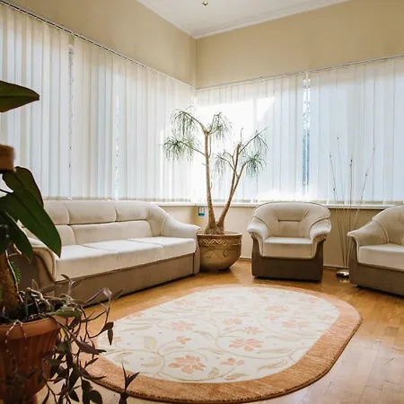 Viktoriya Hotel